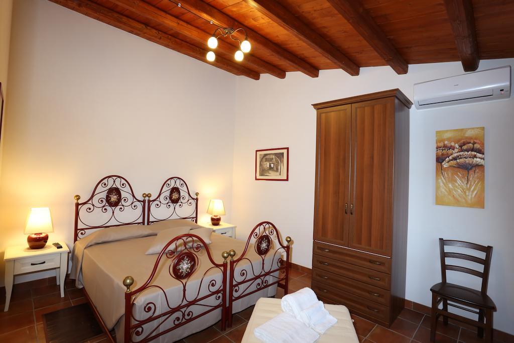 Serravalle Relais & Country Villa With Private Pool - Esclusive Use Кьярамонте-Гульфи Номер фото